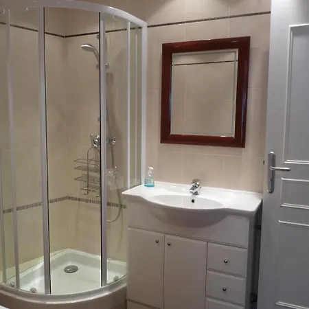 Sleeps 6 Air Con Wifi * Cannes