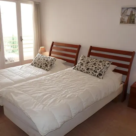 Sleeps 6 Air Con Wifi Cannes